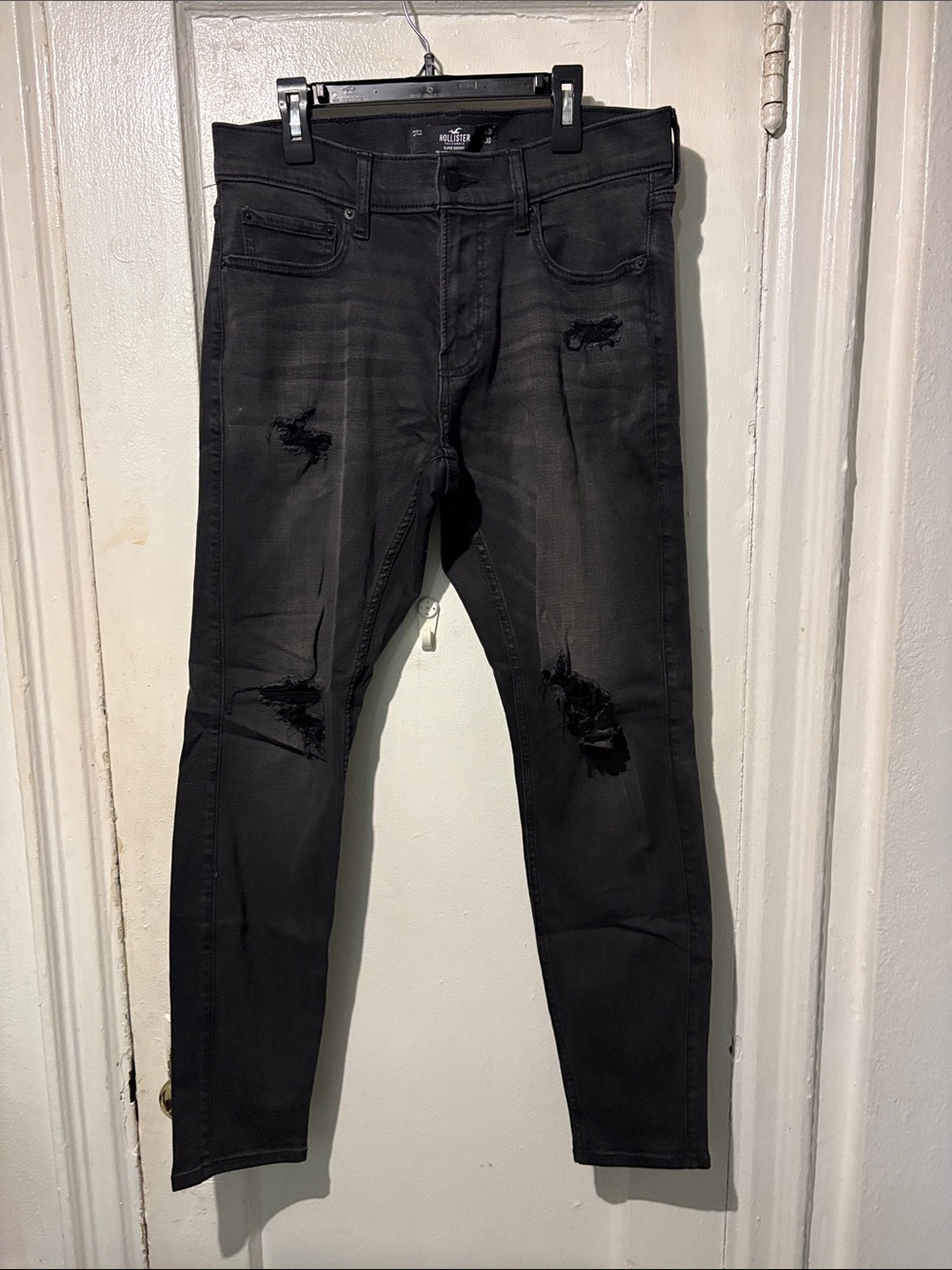 Hollister Black Distressed Skinny Jeans size 31/30